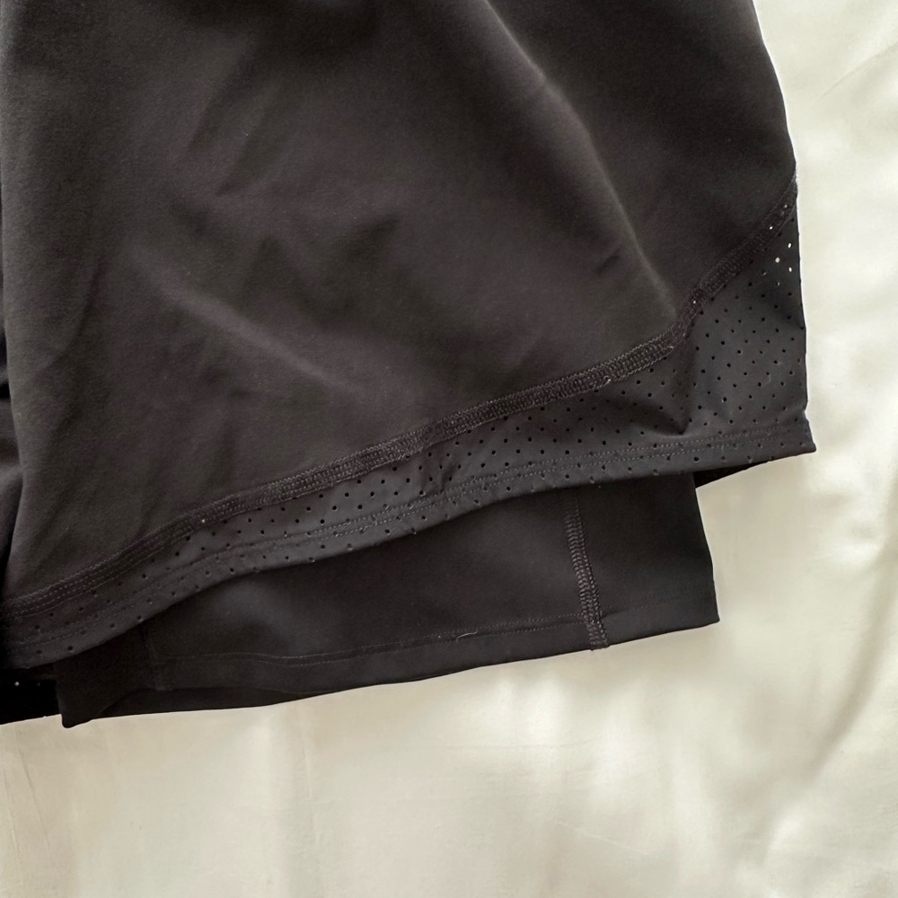 SPANX Black Women's Athletic Shorts - Picture 4 of 6